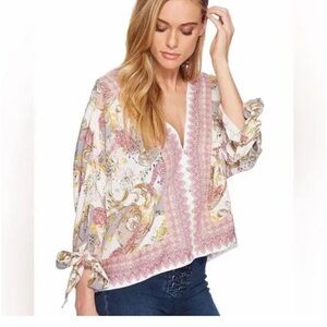 Free People “Catch me if you can” top.  Size: L